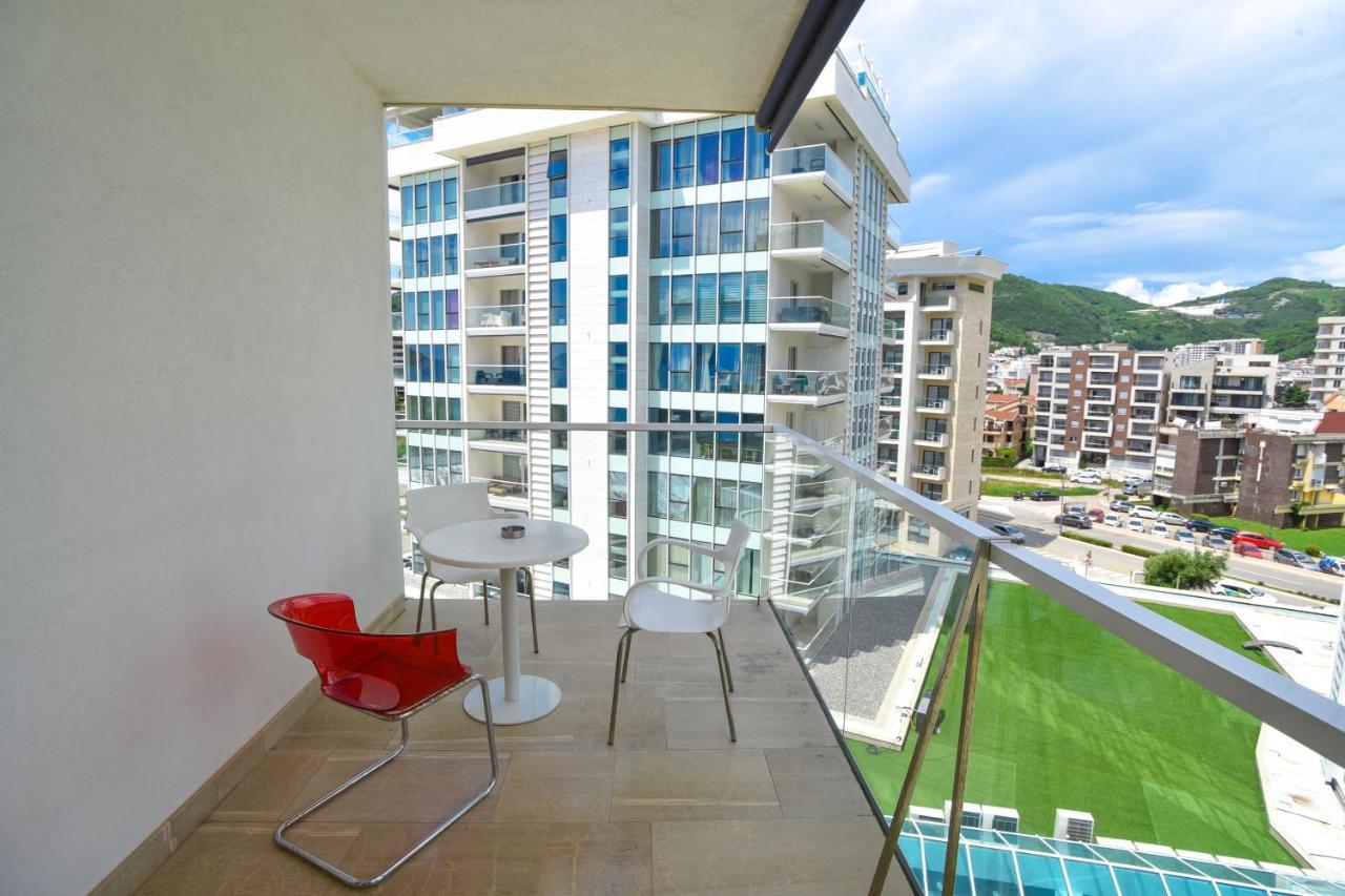 Apartments Menuet Budva Exterior foto
