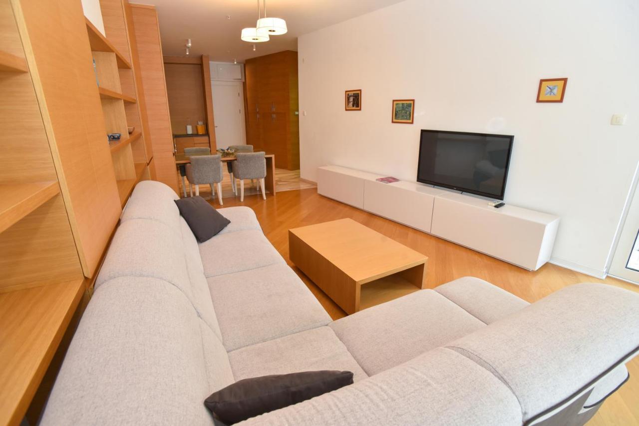 Apartments Menuet Budva Exterior foto