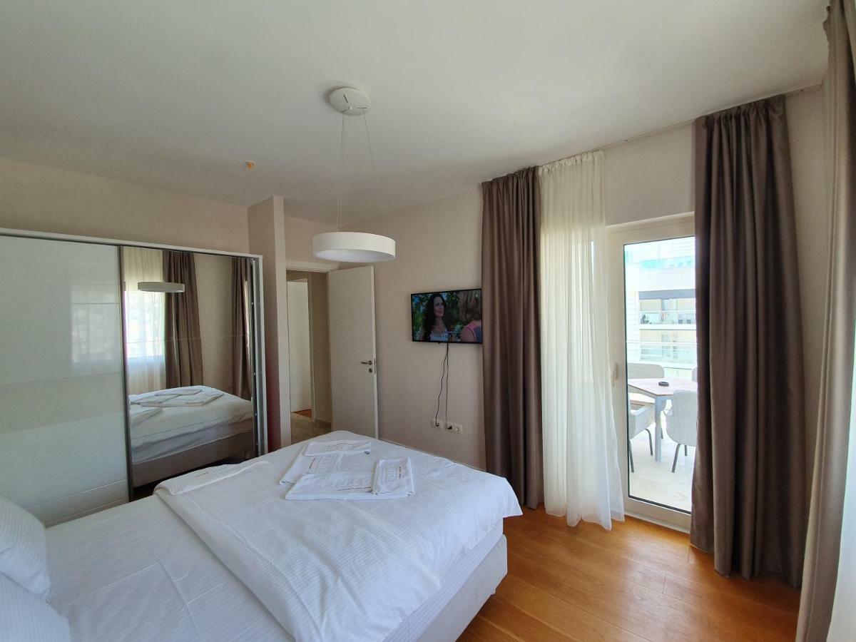Apartments Menuet Budva Exterior foto