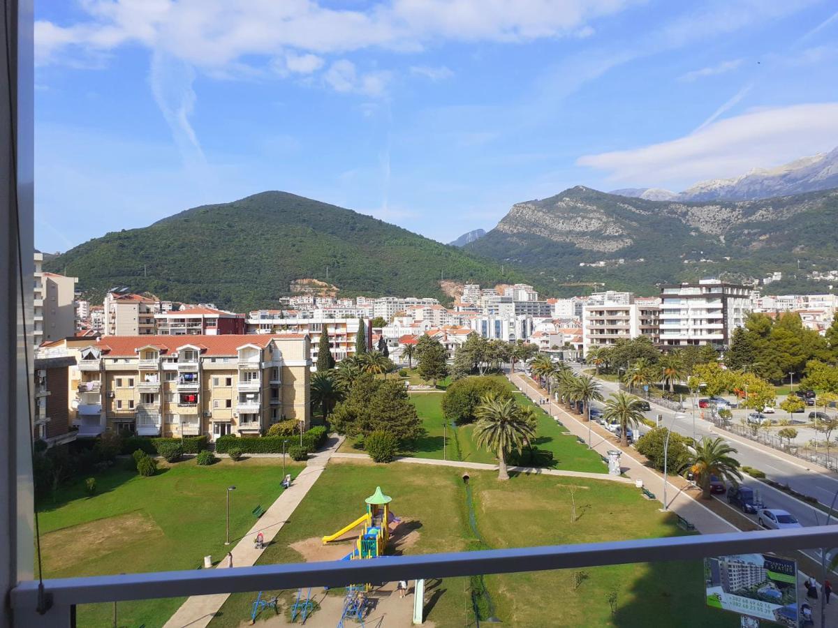 Apartments Menuet Budva Exterior foto