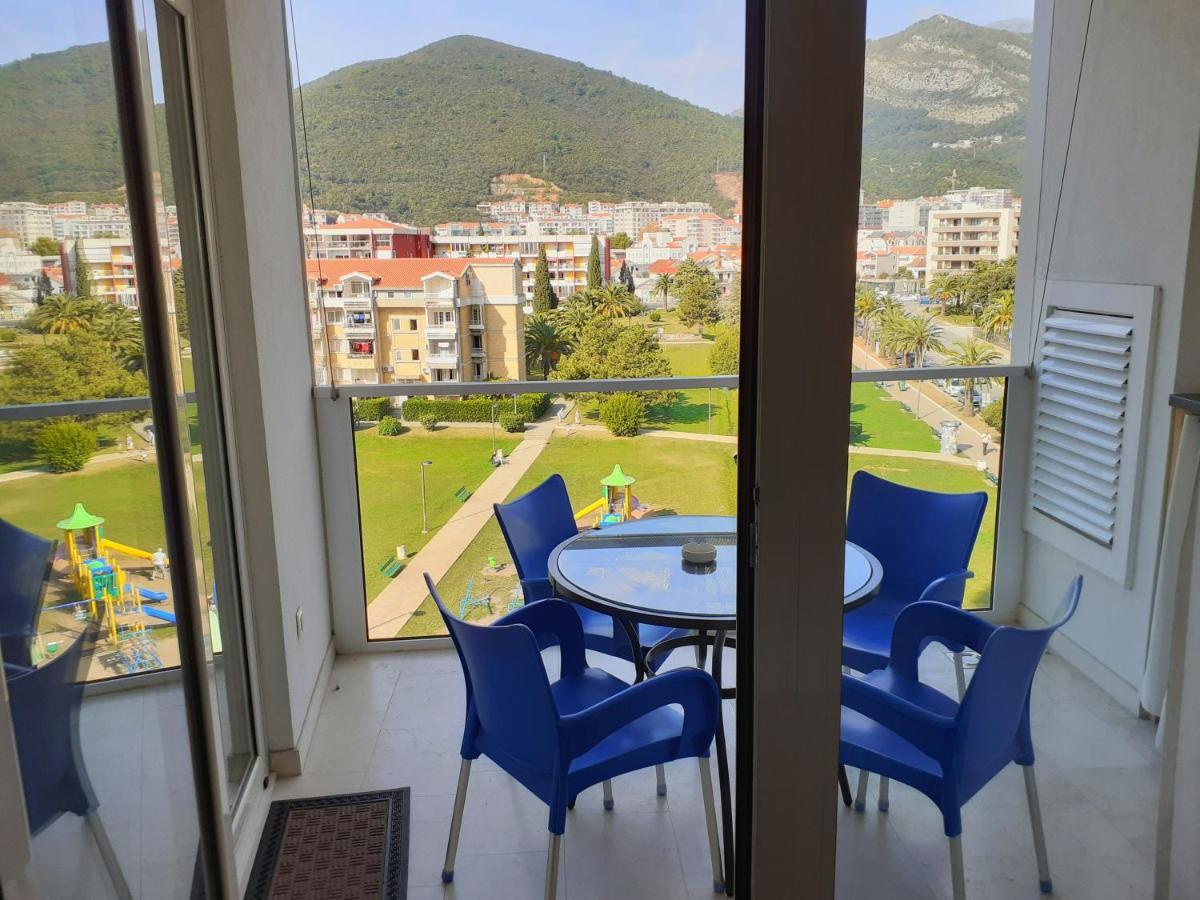 Apartments Menuet Budva Exterior foto