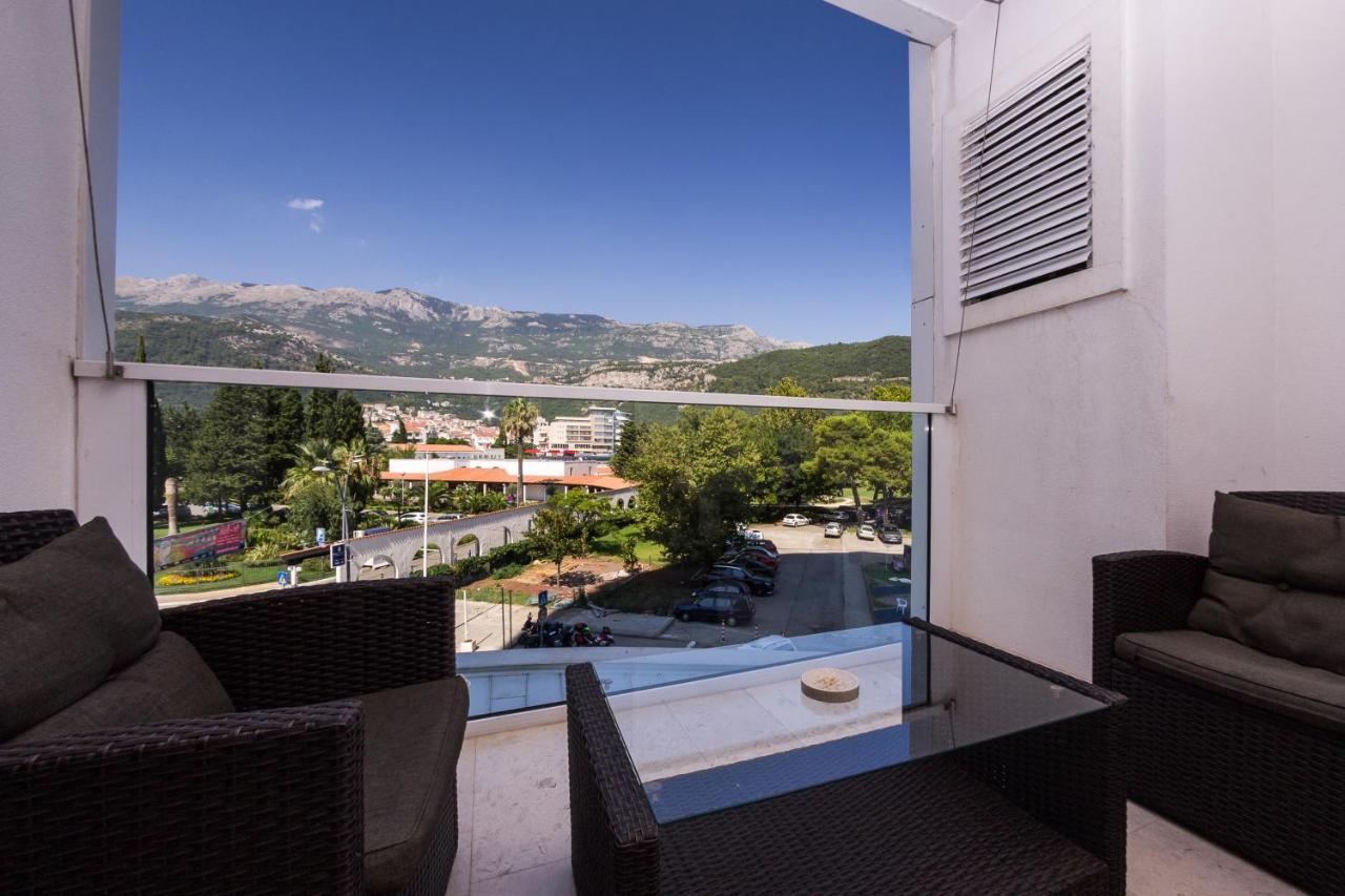 Apartments Menuet Budva Exterior foto