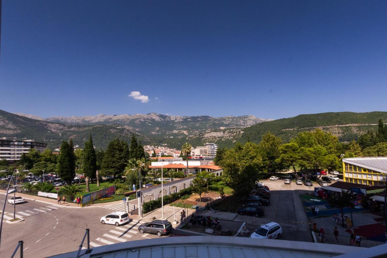 Apartments Menuet Budva Exterior foto