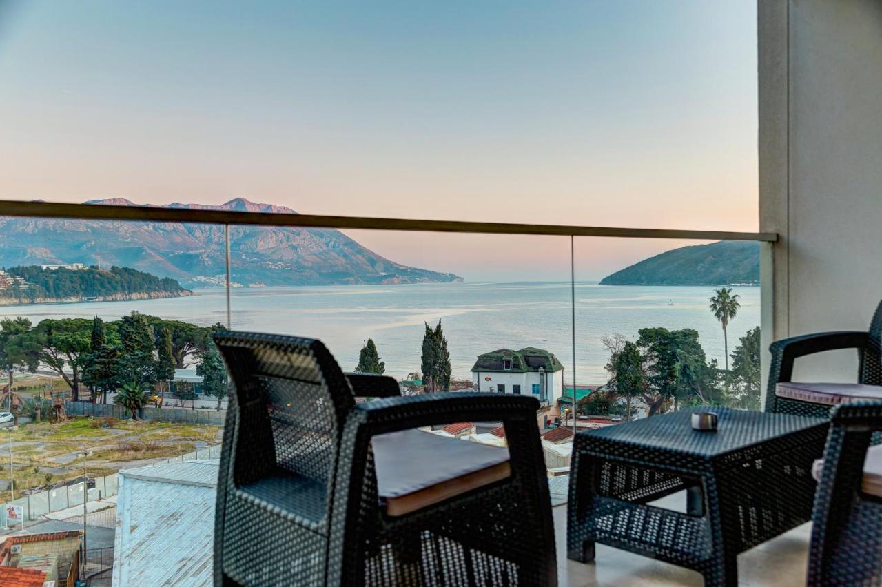 Apartments Menuet Budva Exterior foto