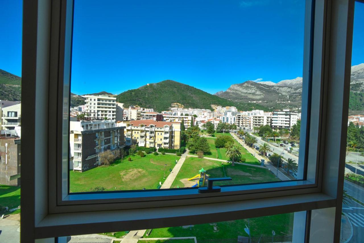 Apartments Menuet Budva Exterior foto