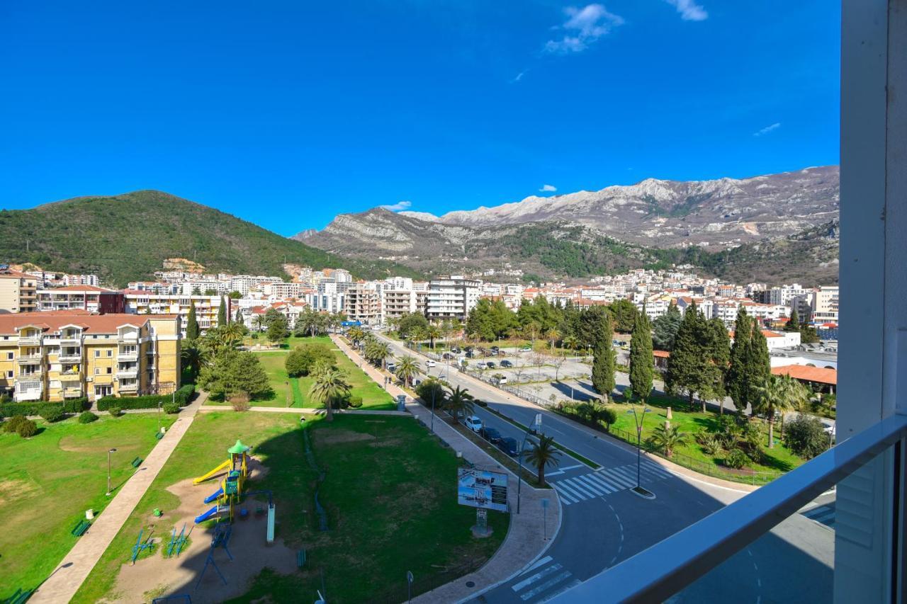 Apartments Menuet Budva Exterior foto