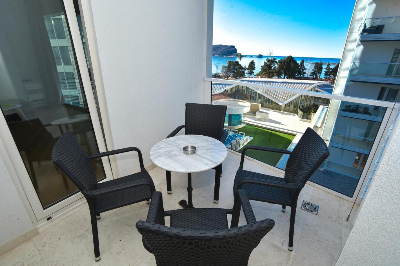 Apartments Menuet Budva Exterior foto